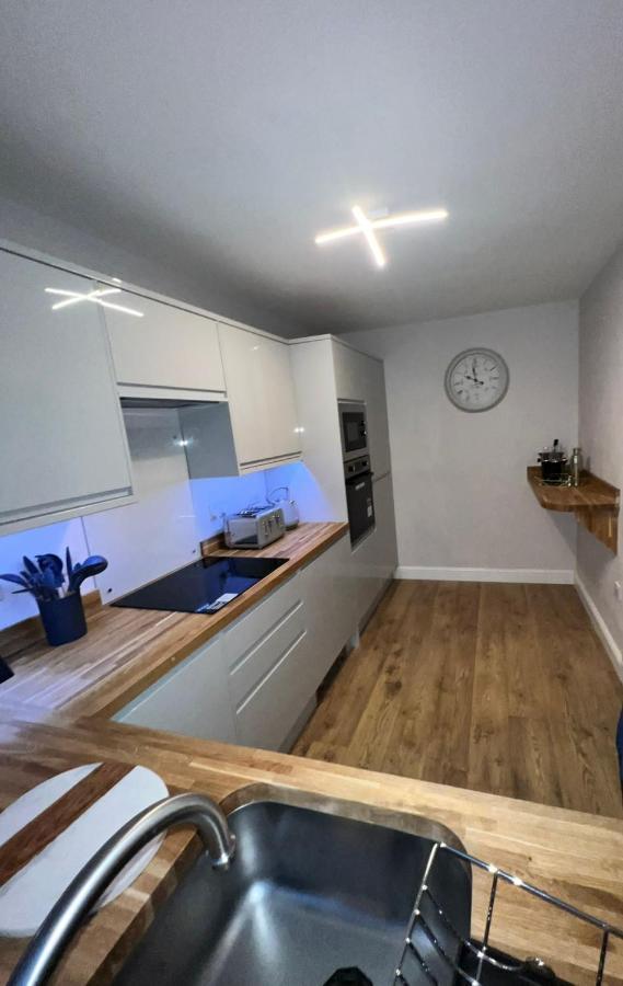 Ferienwohnung The Court Liverpool Exterior foto